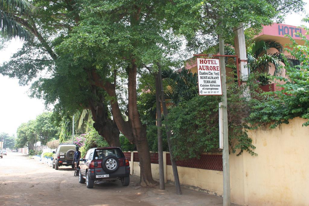 Hotel Aurore Lome Bagian luar foto